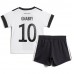 Tyskland Serge Gnabry #10 Replika Babykläder Hemma matchkläder barn VM 2022 Korta ärmar (+ Korta byxor)